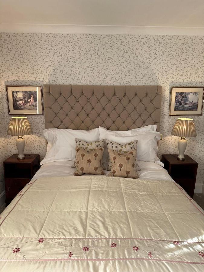Burford Lodge Hotel - Adults Only 外观 照片