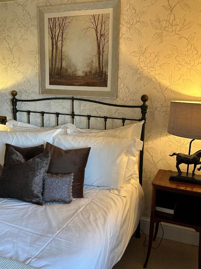 Burford Lodge Hotel - Adults Only 外观 照片